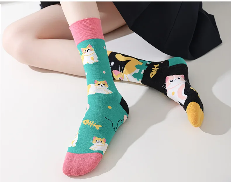 Kreative und lustige Cartoon AB Trendy Asymmetric Mandarin Duck Herren- und Damen-Baumwollsocken Mittelhohe Socken – Detail 7