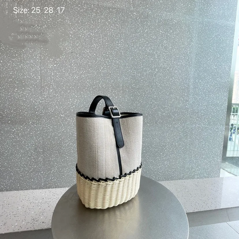 NEW Vacation Style Leather Splicing Handmade Designer Bag Summer 2025 Beach Handbags Crossbody Large Bucket Womens Bags