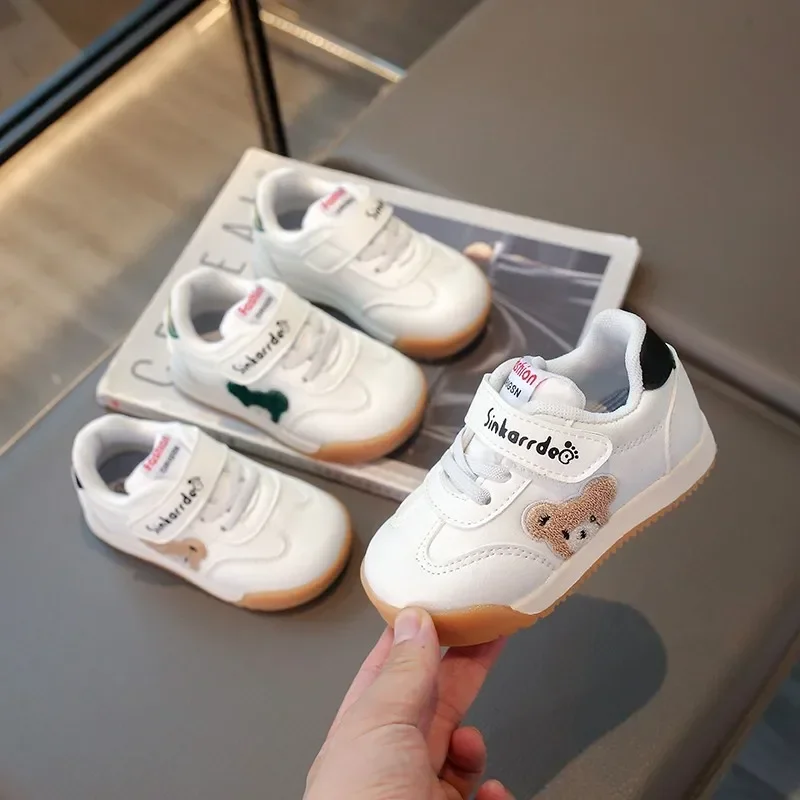 Baby Girls Boys Casual Shoes Toddlers Kids Running Sports Shoes Cartoon Bear Embroidered Fashion Classic Children White Sneakers