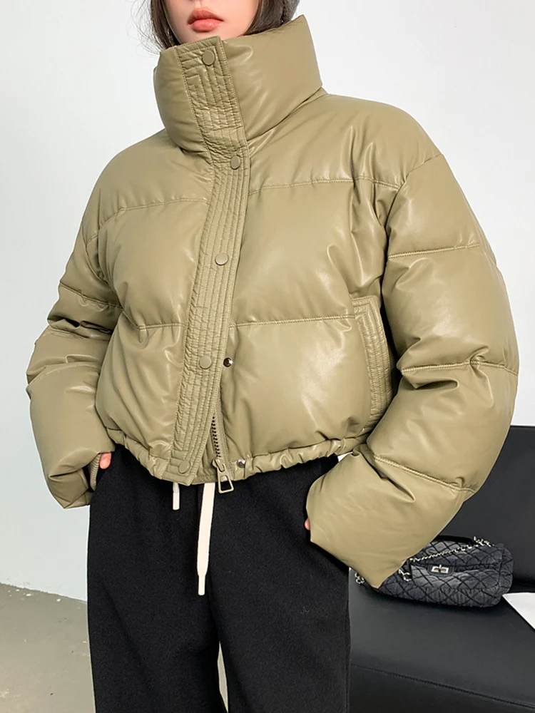 숏다운패딩 2023 한국 여성 명품 아우터 컬렉션: 세련된 니트 칼라 코트, 따뜻한 두꺼운 패딩 재킷, 유니크한 루즈 파카, 겨울에 탁월한 면 패딩, 스타일리시한 짧은 코트, 시즌맞춤 가을과 겨울 아우터. 11 Zoki Streetwear Moto 여성용 PU 퍼피 코트, 빈티지 미국 크롭 파카, 두껍고 따뜻한 긴팔, 루즈 코튼 다운 코트, 겨울