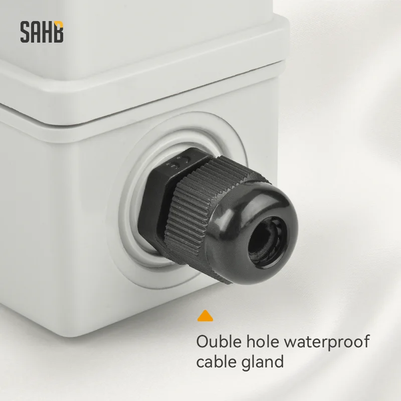 SAHB PV Waterproof Combiner Box DC Disconnect Isolator Switch Miniature Circuit Breaker With Junction Box 550V 800V IP65
