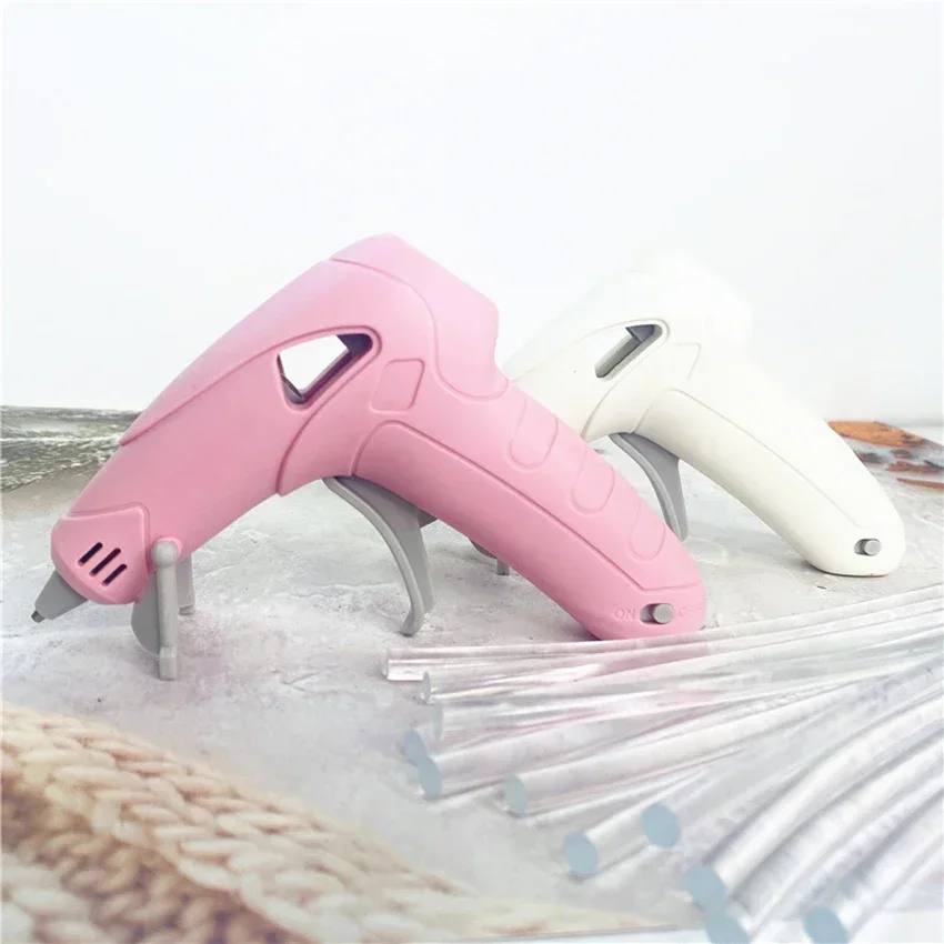 Cordless Glue Gun Hot Melt Glue Gun 30 Sticks USB Powered 20W For DIY Arts and Crafts Projects Sealing