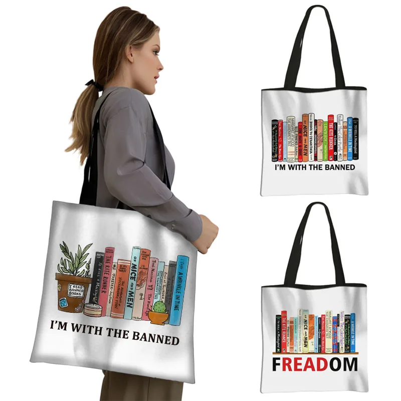 

Сумка-шоппер с надписью «I'm with The Ban Books»