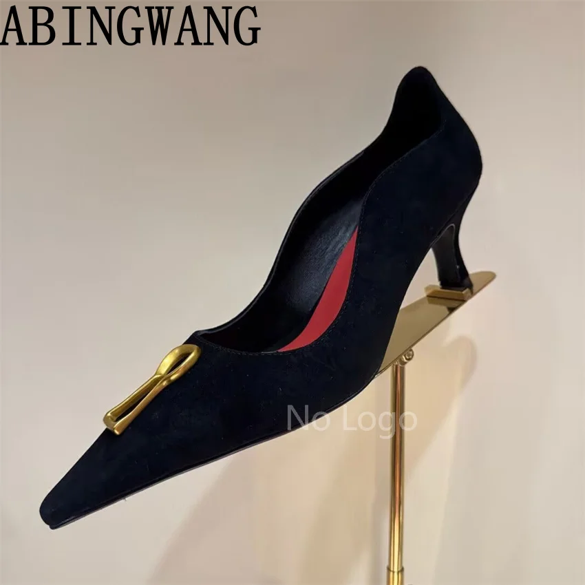 PlatiNum Pumps Heel Detail
