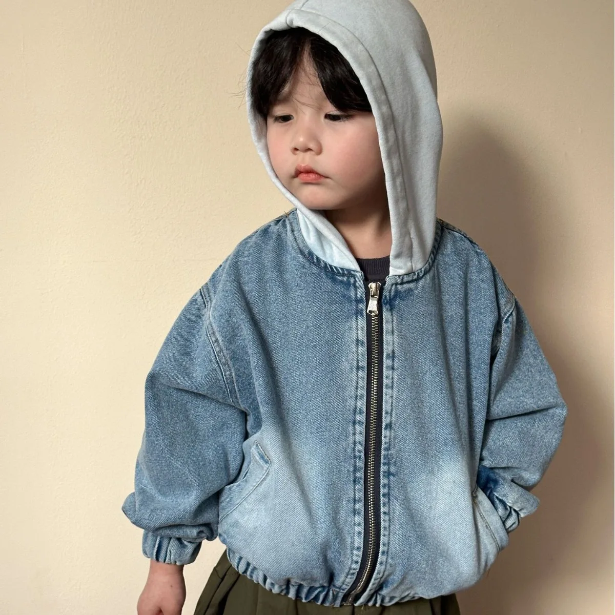 

Childrens Boys Denim Jacket Hooded Spring 2024 New Autumn Korean Loose Fitting Baby Boys Coat Versatile Kids Boys Outerwear