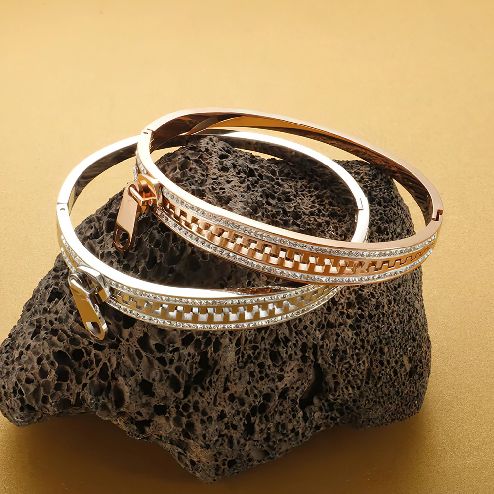 

Stainless Steel Personality Zipper Design Bracelet Shiny Crystal Cuff Bangle for Women Fashion Jewelry Accessories Gift