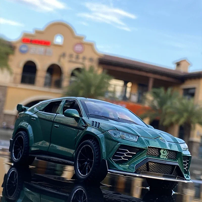 1:32 Lamborghini URUS SUV Alloy Sports Car Model Diecasts Sound Light PullBack Model Car Simulation Collection Children Toy Gift 2