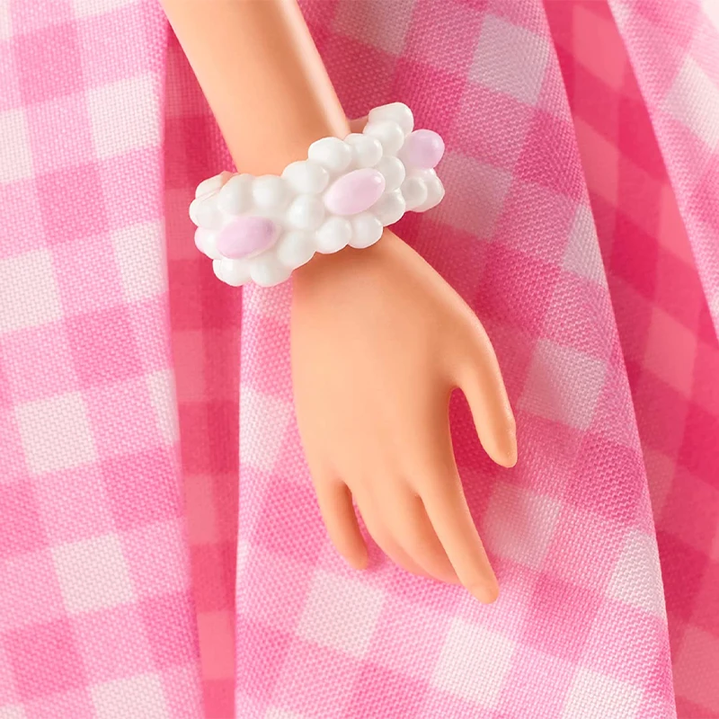 Barbie-Vestido xadrez rosa e branco com corrente Margarida para crianças,  boneca de personagem novo do filme, colar kawaii, presente de aniversário -  AliExpress
