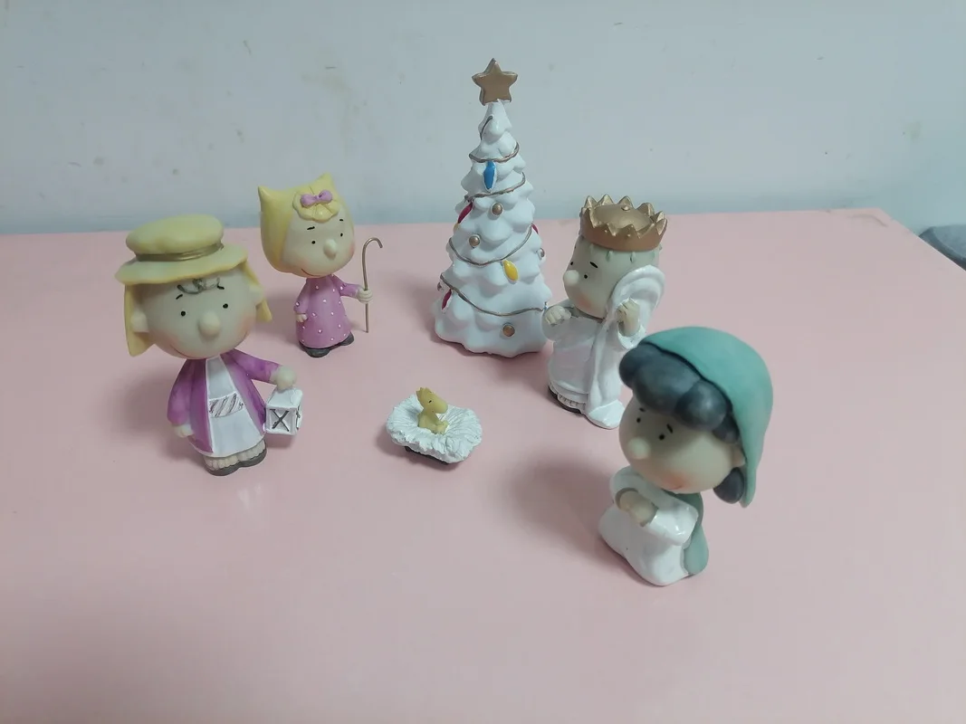 Resin Peanut Crafts for Holidays, Christmas Tree, Cartoon Ornaments, Pageant Nativity Figurines 5