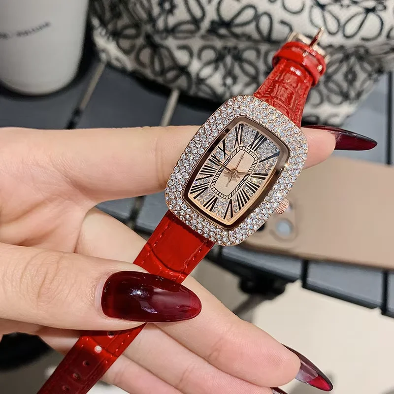 Trendy and fashionable women's leather strap watch with diamond inlay, water diamond wine barrel, women's quartz watch