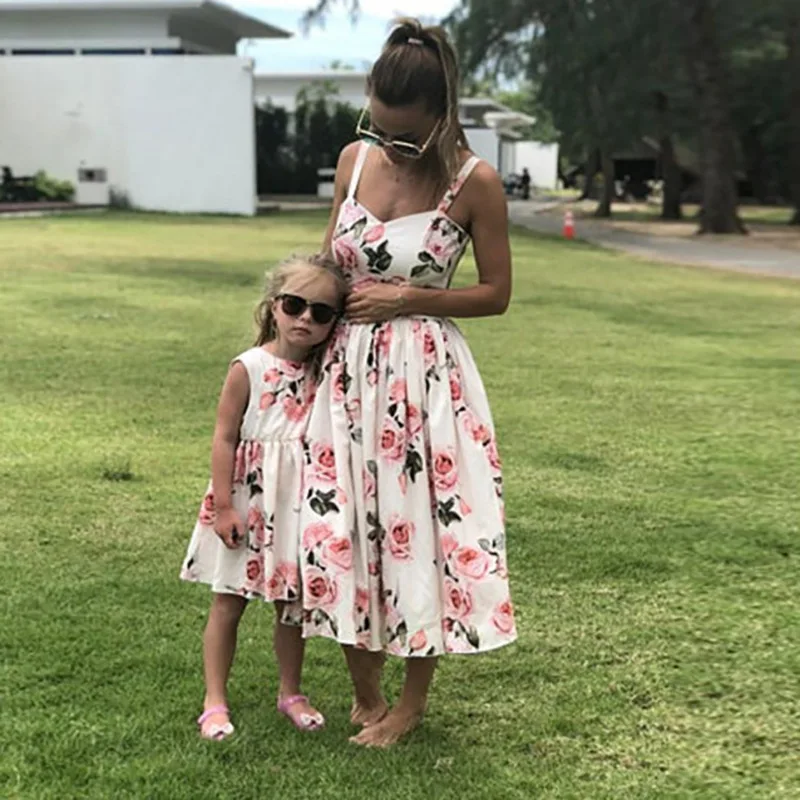 

2022 Family Matching Summer Maxi Tank Dress Mom And Me Mother Daughter Patchwork Floral Long Dresses Elegant For Women Kid Girls