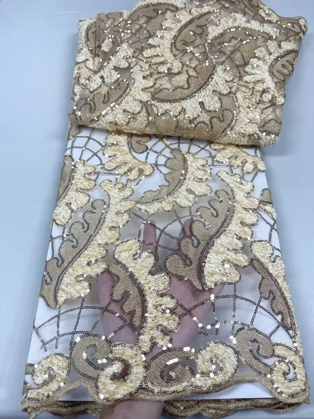 

Latest African Embroidery Luxury Chenille Skin Soft Mesh Sequins 2022 French Lace Fabric For Nigerian Clothing Wedding