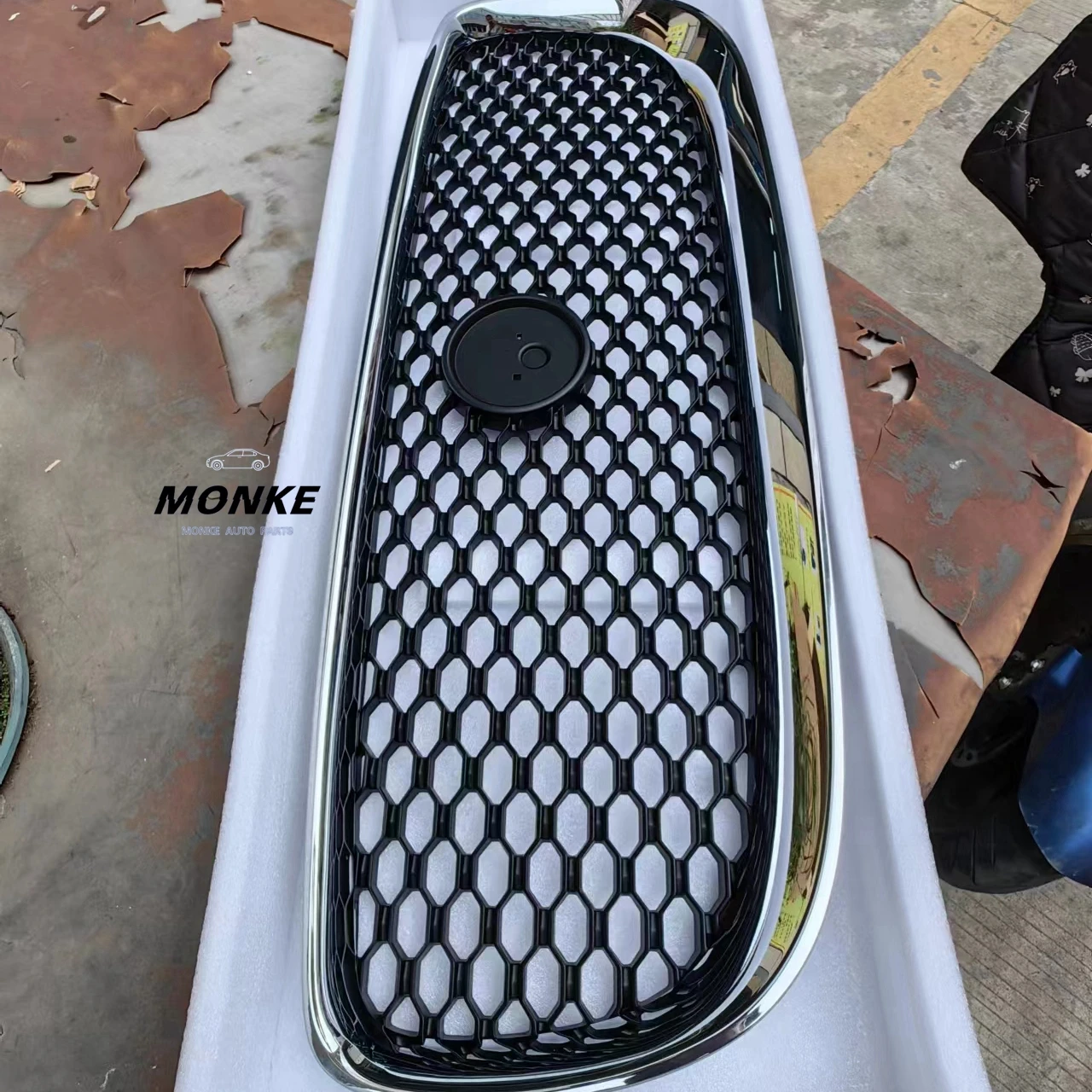 JAGUAR XE X760 Radiator Grille T4N10517 Gloss Black Mesh With Chrome ABS