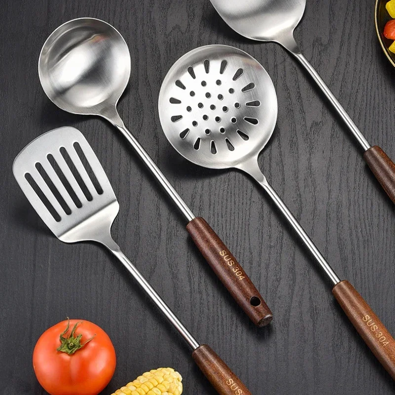 طقم أدوات مطبخ من الفولاذ المقاوم للصدأ 304 بمقبض خشبي، مجرفة، مصفاة، ملعقة شوربة، ملعقة أرز، ملعقة، أواني الطبخ