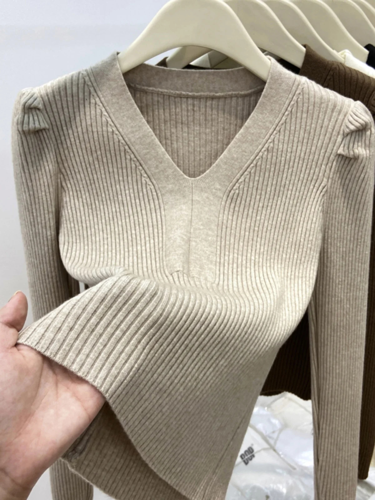 

Fashion Slim Fit V-Neck Long Sleeve Knitwear Fall Winter Versatile Warm Solid Color Office Lady Elegant Casual Literary Sweater