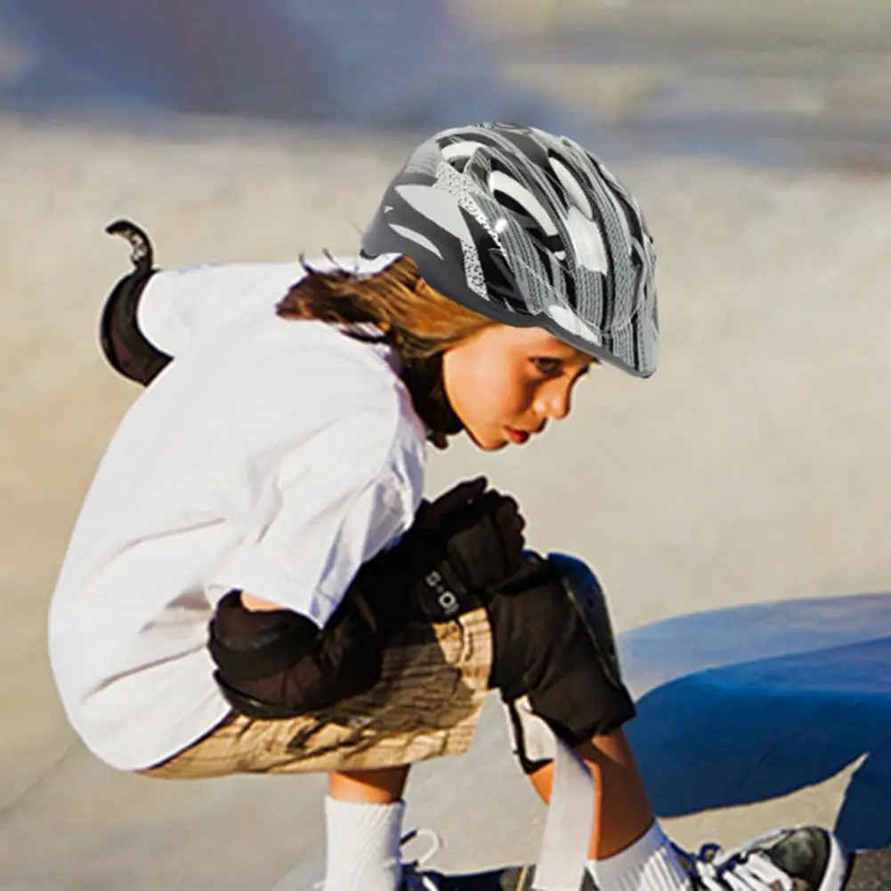 

Practical Kids Helmet Comfortable Buckle Design Easy to Wear Balance Bike Helmet for 8-12 Year Old Kid