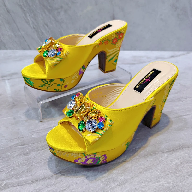 Fashionable Italian Top Designers 2023 Star Luxury Round Toe Embroidery Bright Diamond Summer Party Women's High Heels Shoes