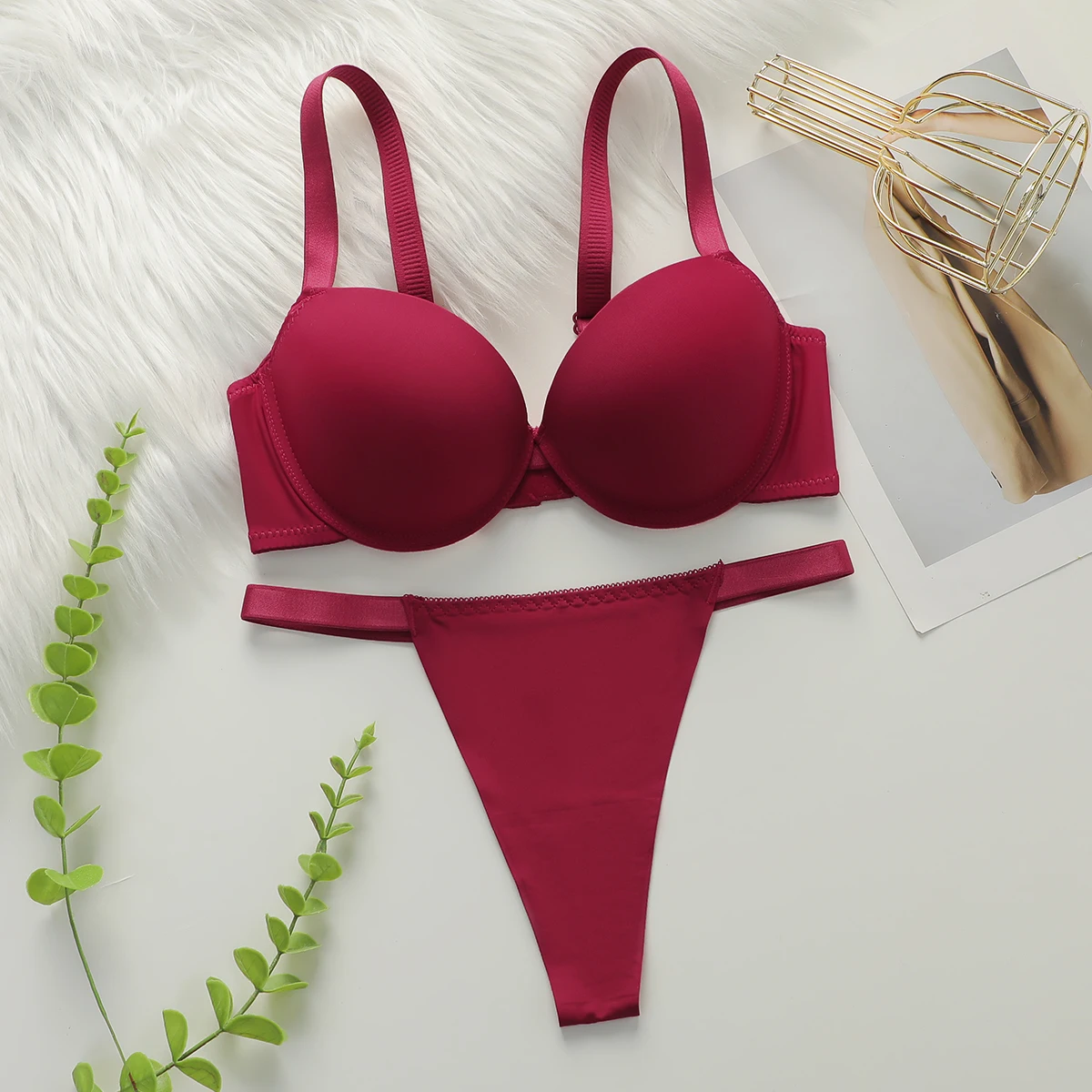 Sexy thick padded bra with steel support is suitable for small breasts to show off their size Women's underwear set B2051