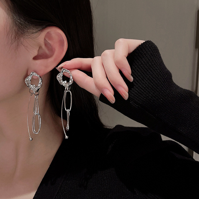 Claw Stud Earrings for Women Punk Four-Prong Geometric Rake Pearl Korean Ear Hook Clip Earrings 2022 Trend Jewelry brinco