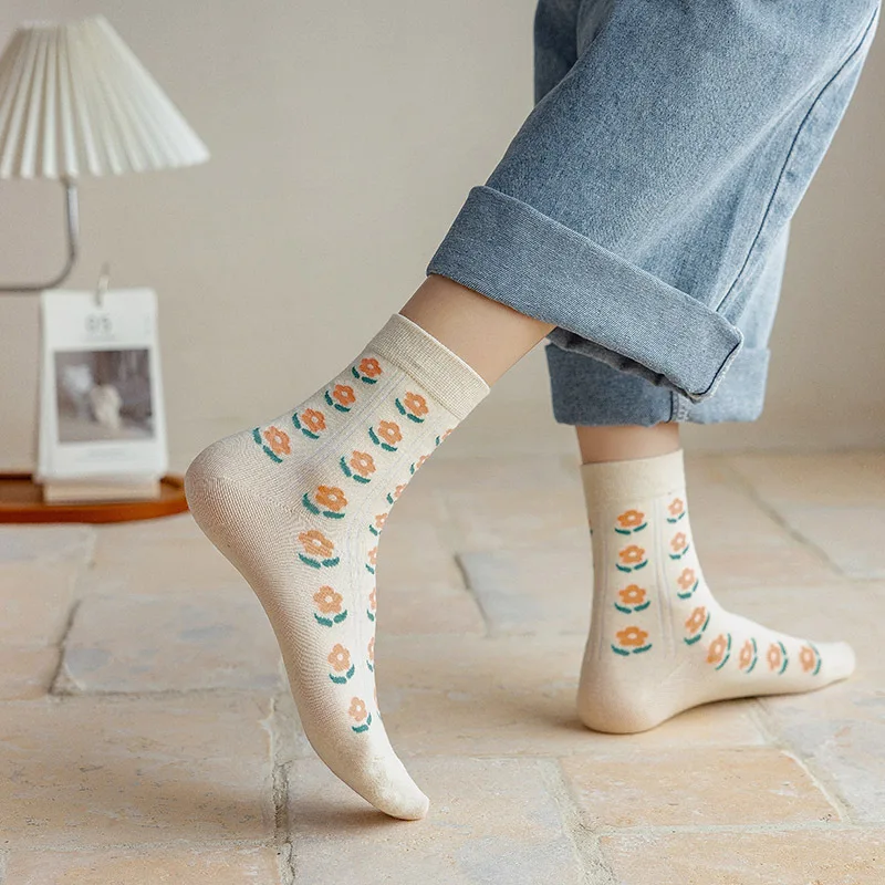 

Green Color Socks Women Girls Animals Cartoon Print Cute Woman Socks Harajuku Retro Vintage Streetwear Cotton Crew Fashion Socks