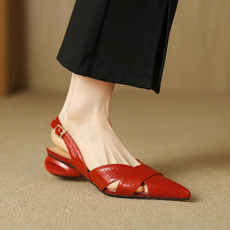 

Женские босоножки из натуральной кожи, серебристо-Красные босоножки с острым носком на низком каблуке, вечерние туфли, большой размер 42, лето 2024