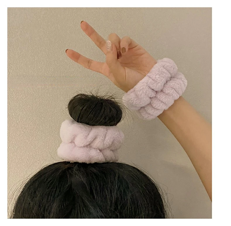Wristband for Washing Soft Flannel Wrist Strap Reusable Face Makeup Towel Wrist Velvet Towel Girls Elastic Face Wash 4Pcs washing wristband