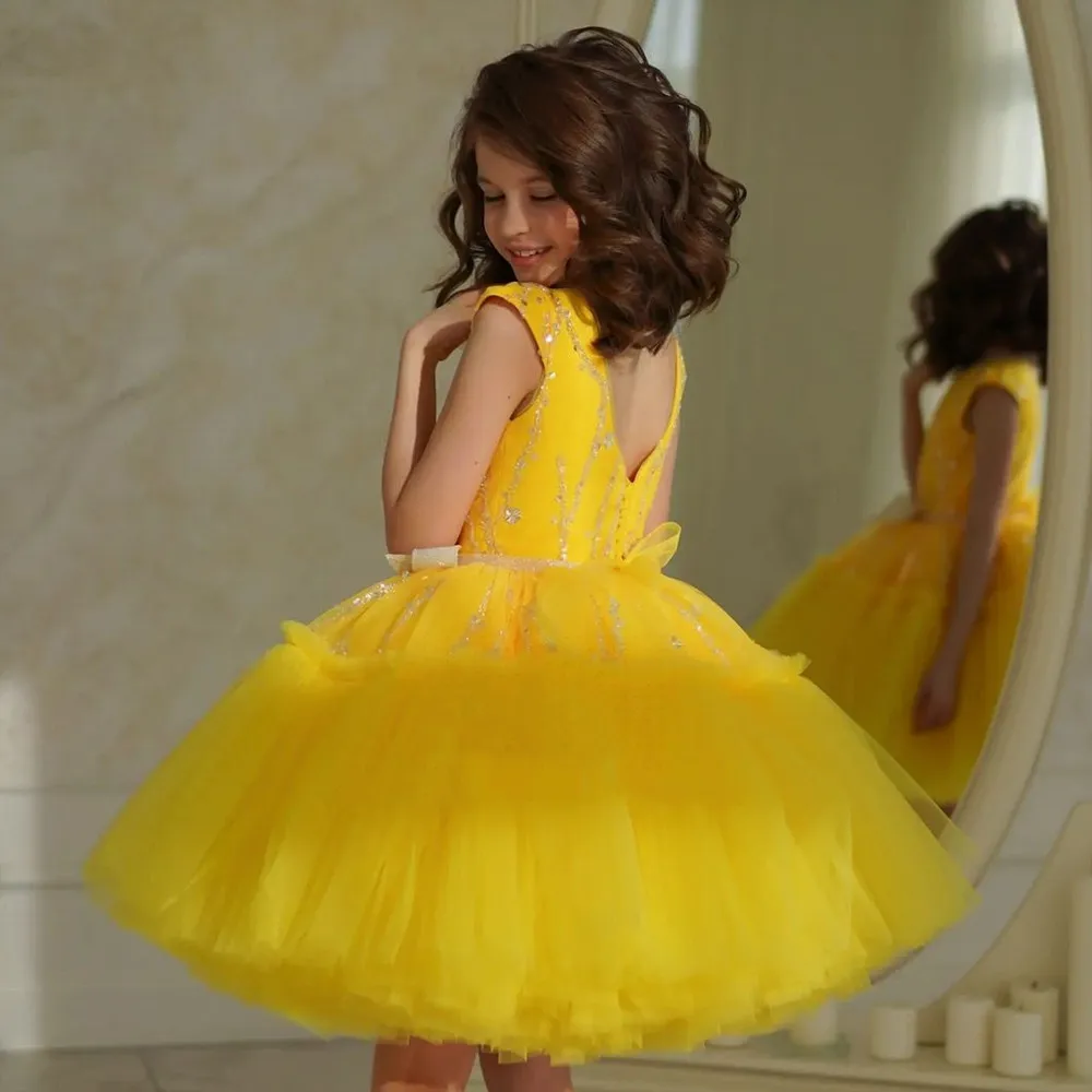 

Cute Yellow Sequined Flower Girl Dresses Zipper Back Tutu Christmas Gown with Belt Girls Birthday Party Prom Dress