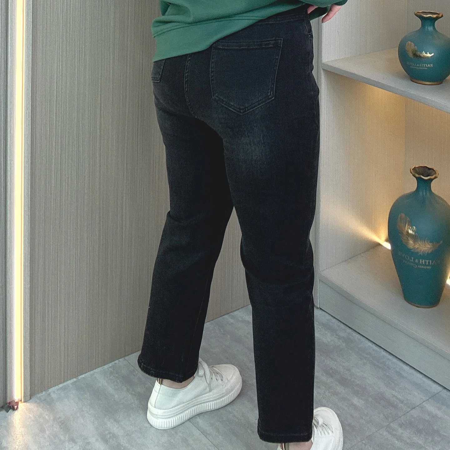 XXXXXL Fashion Plus Size Women's Jeans New Autumn Premium Stretched Denim Two Button Placket Straight Ankle Length Pants 5351