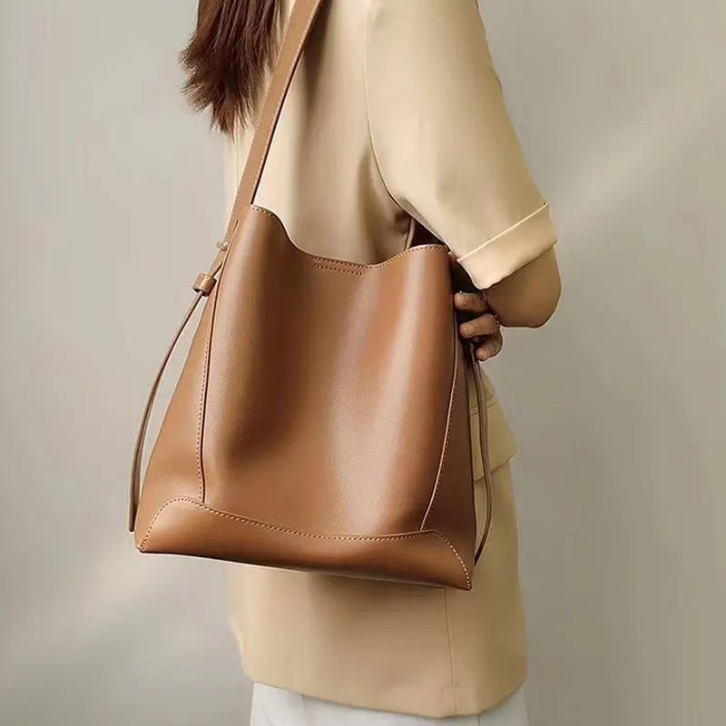 Sac bucket smooth leather shoulder bag - Aesther Ekme - Women