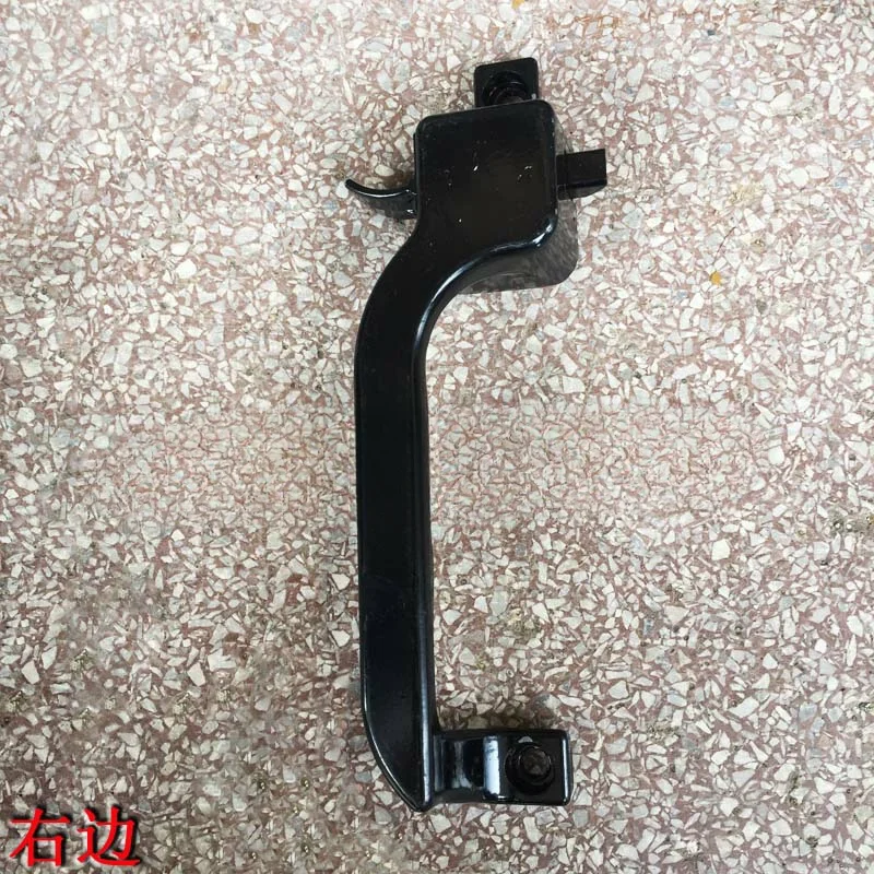 Front windshield lock front window lock windshield handrail on the car handle for Xinyuan 65/75 rubber-tyred excavator