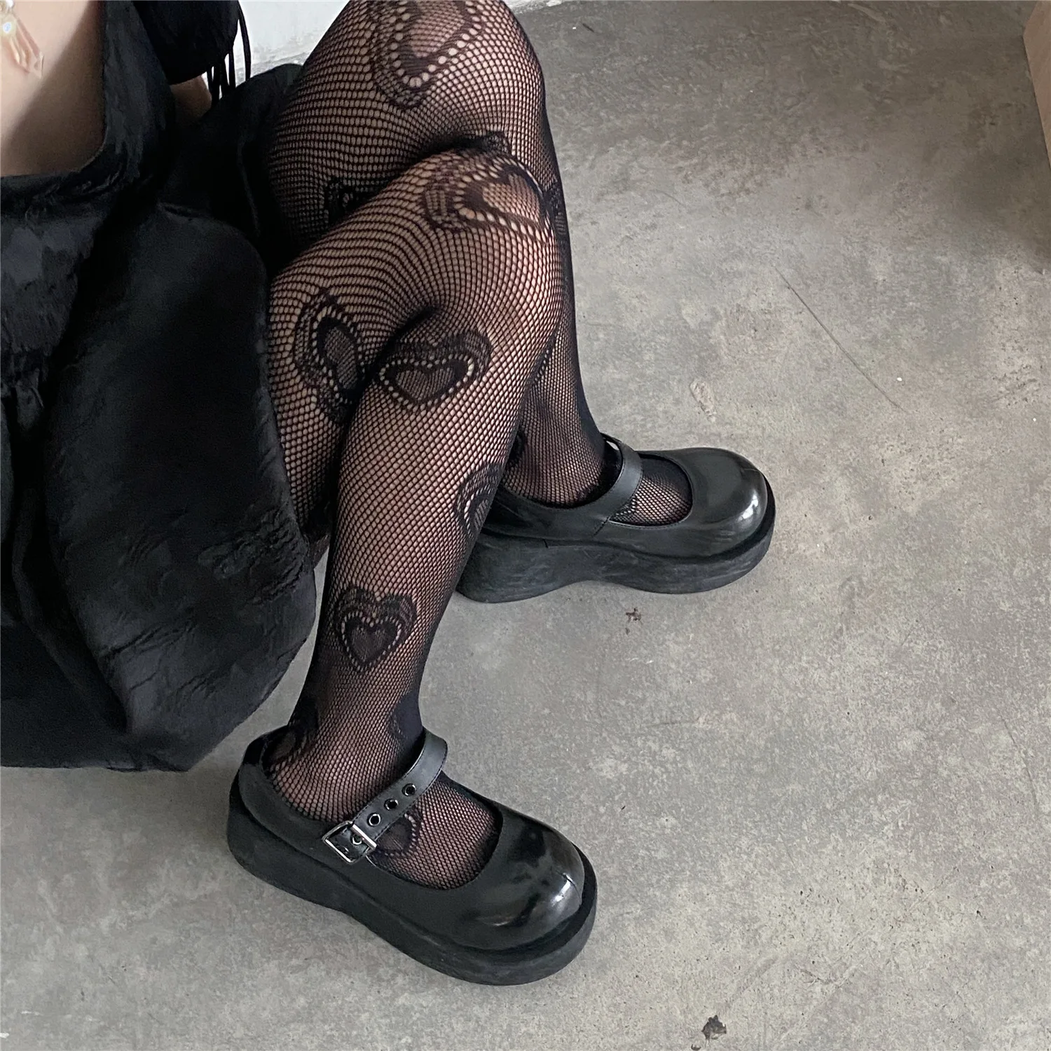 Description Picture 4 of itemLolita Heart Hollowed Out Lace Mesh Stockings Bottomed Pantyhose Japanese Women Retro Floral Rattan Black Stocking Hot Tights
