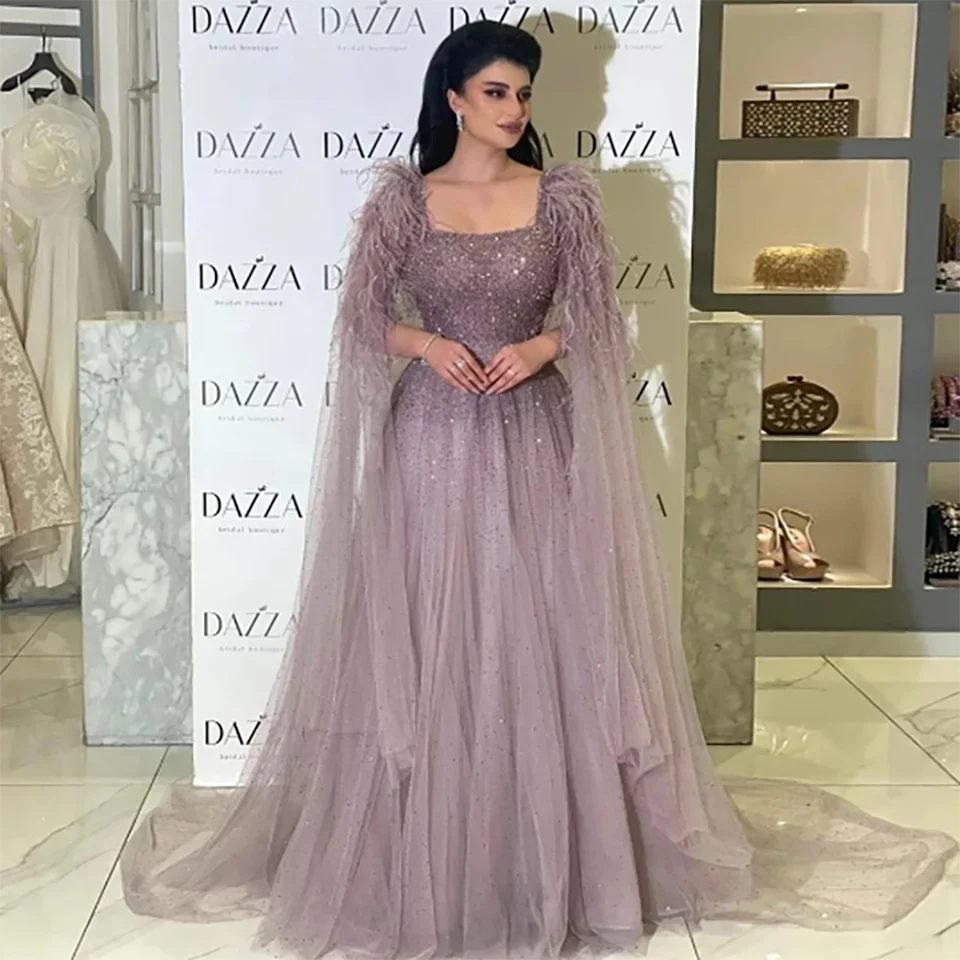 Maßgeschneiderte staubig-lila Brautkleider mit Perlen und Federn, Bootsausschnitt, A-Linie, 2026, rückenfrei, Schleppe, Tüll, Brautkleider für Damen – Detail 4