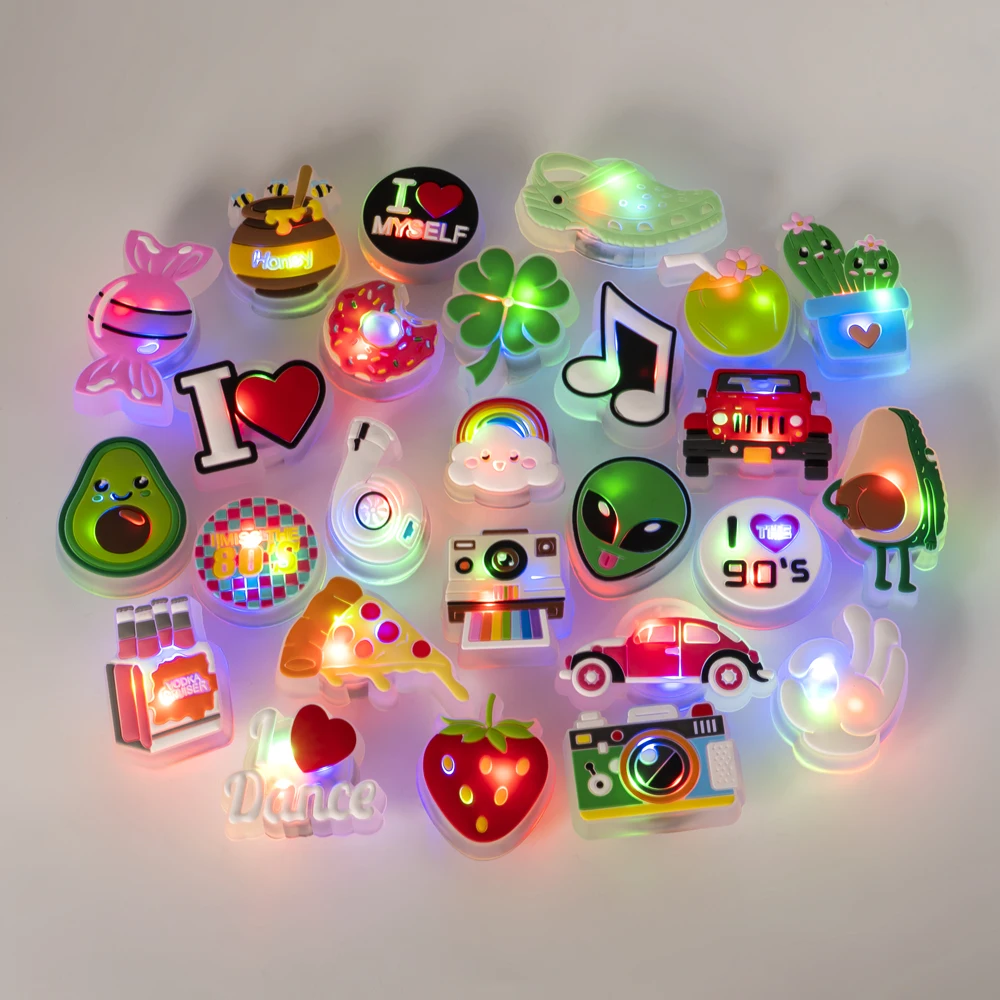 1/25개 LED 신발 장식 액세서리 핀 발광 피자 캔디 카메라 자동차 LED 신발 장식 여성 남성 클로그 버클 선물