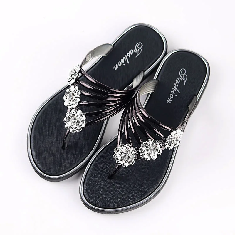 2023 Ladies Slippers Summer Sandals New Flat-bottomed Women's Shoes Light Slippers Women Outdoor Wear Casual Flip-flops