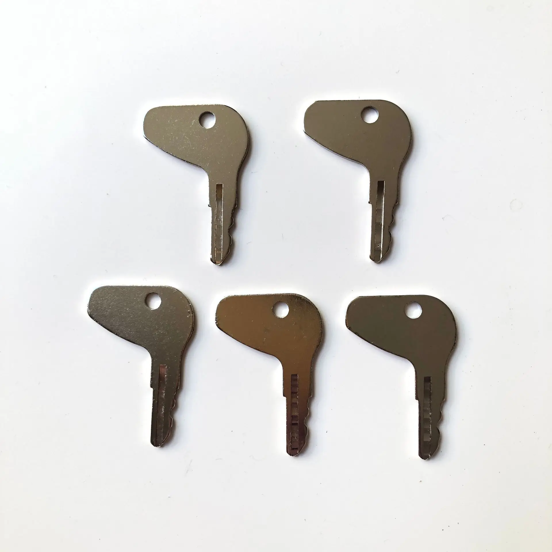 5Pcs H32412 32412 Chiave Per Kubota Per Mitsubishi Tractor Mihindra Interruttore Di Avviamento Dell'Accensione