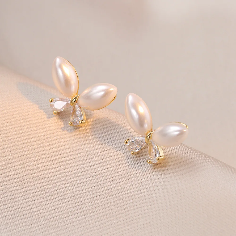 

Light luxury fashion design butterfly stud earrings for women