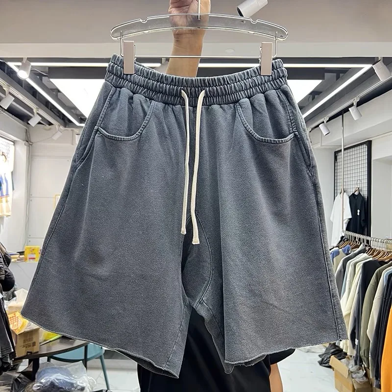 

Simple solid color sports shorts