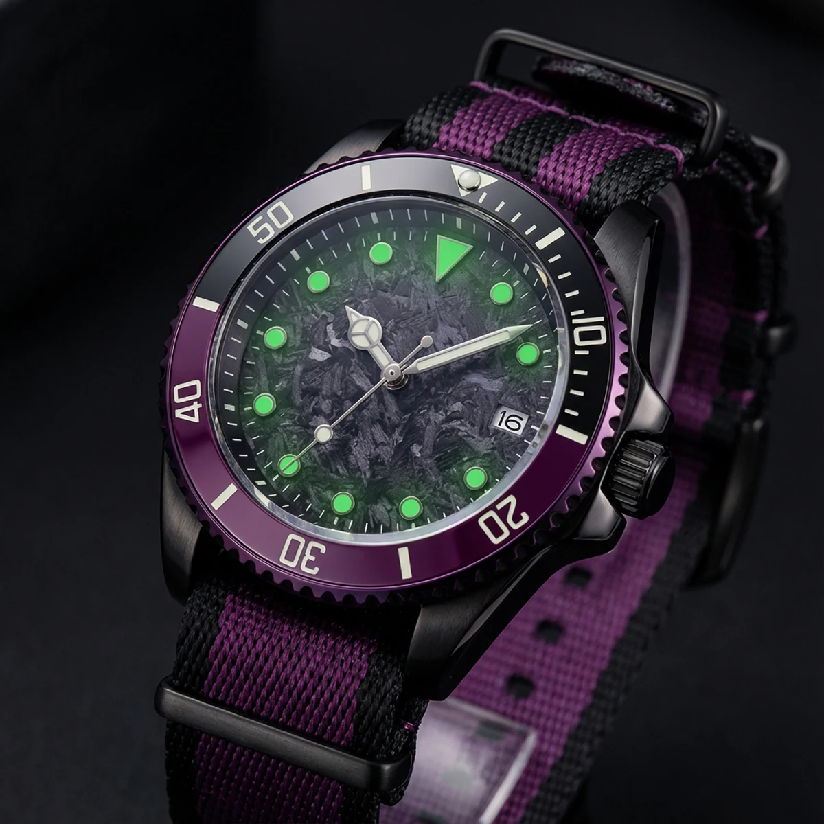 Blue/Green Luminous Watch Dial with Calendar Feature, 28.5mm