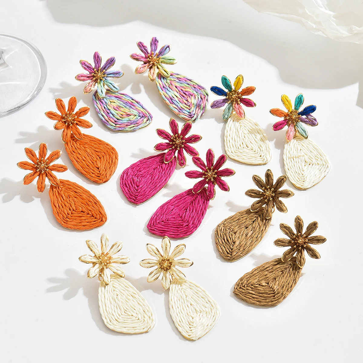 Bohemian Stylish Daisy Flower Geometric Raffia Rattan Knit Earrings for Women Summer Beach Elegant Earrings Handmade Jewelry