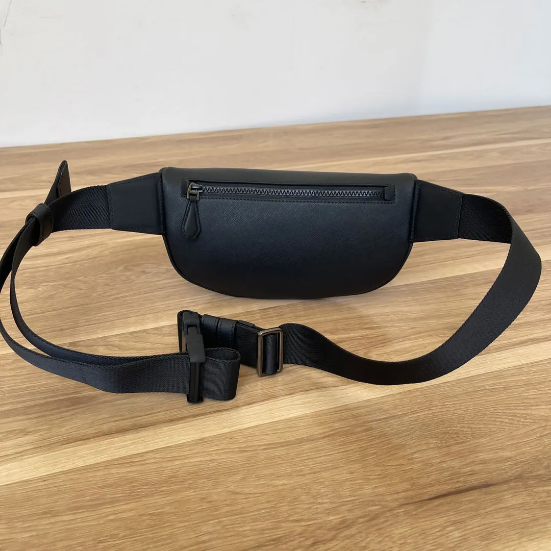 New B Style Chest Bag Fashion Design Striped Causal Business Leather Handbag High Quality Cell Phone Shoulder Straddle Chest Bag