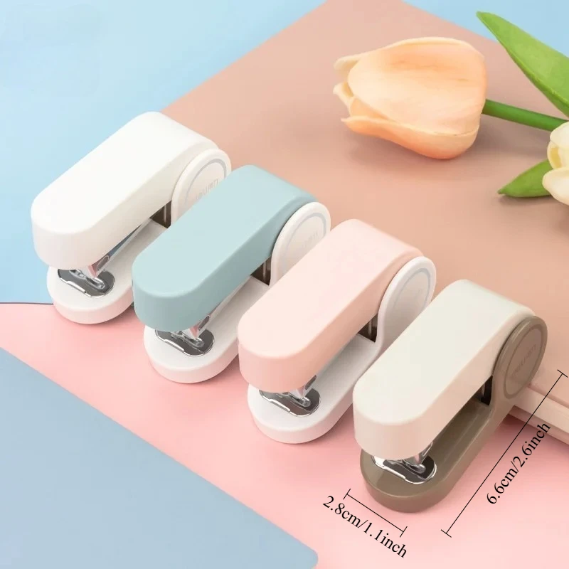 1Pc 미니 스테이플러 학생 귀여운 소형 스테이플러 사무용품 휴대용 스테이플러 세트