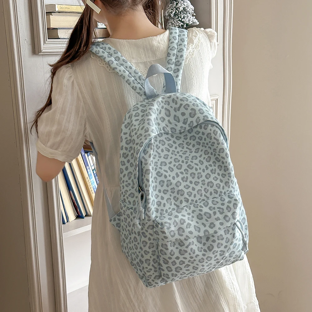 Leopard Print Backpack Casual Daypack Leopard Pattern Multi Pocket Soft Nylon Rucksack for Daily Stroll Weekend Outing Street Sh