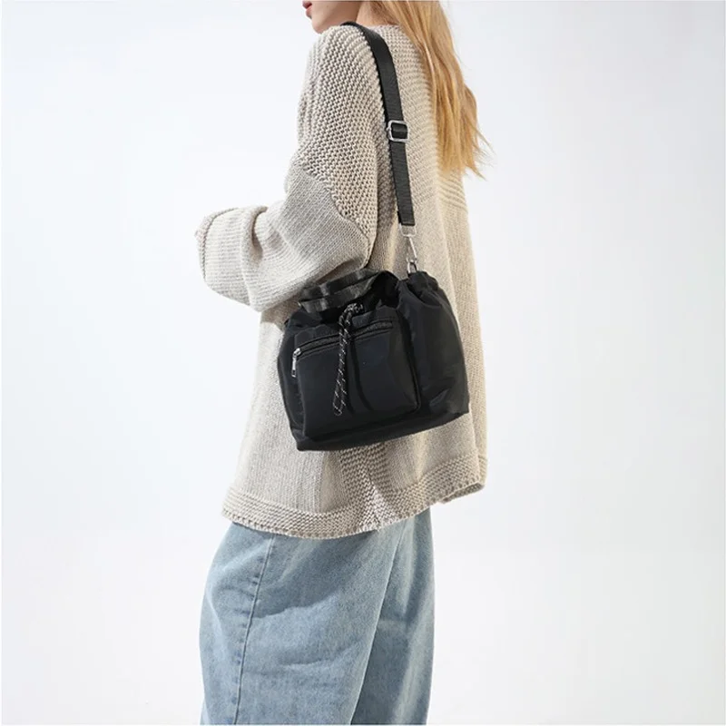 1 Piece of Pure Color Shoulder Bag for Women Versatile Hand-Held Crossbody Bag Fashionable Bucket Bag That Can Hold Mobile Phone