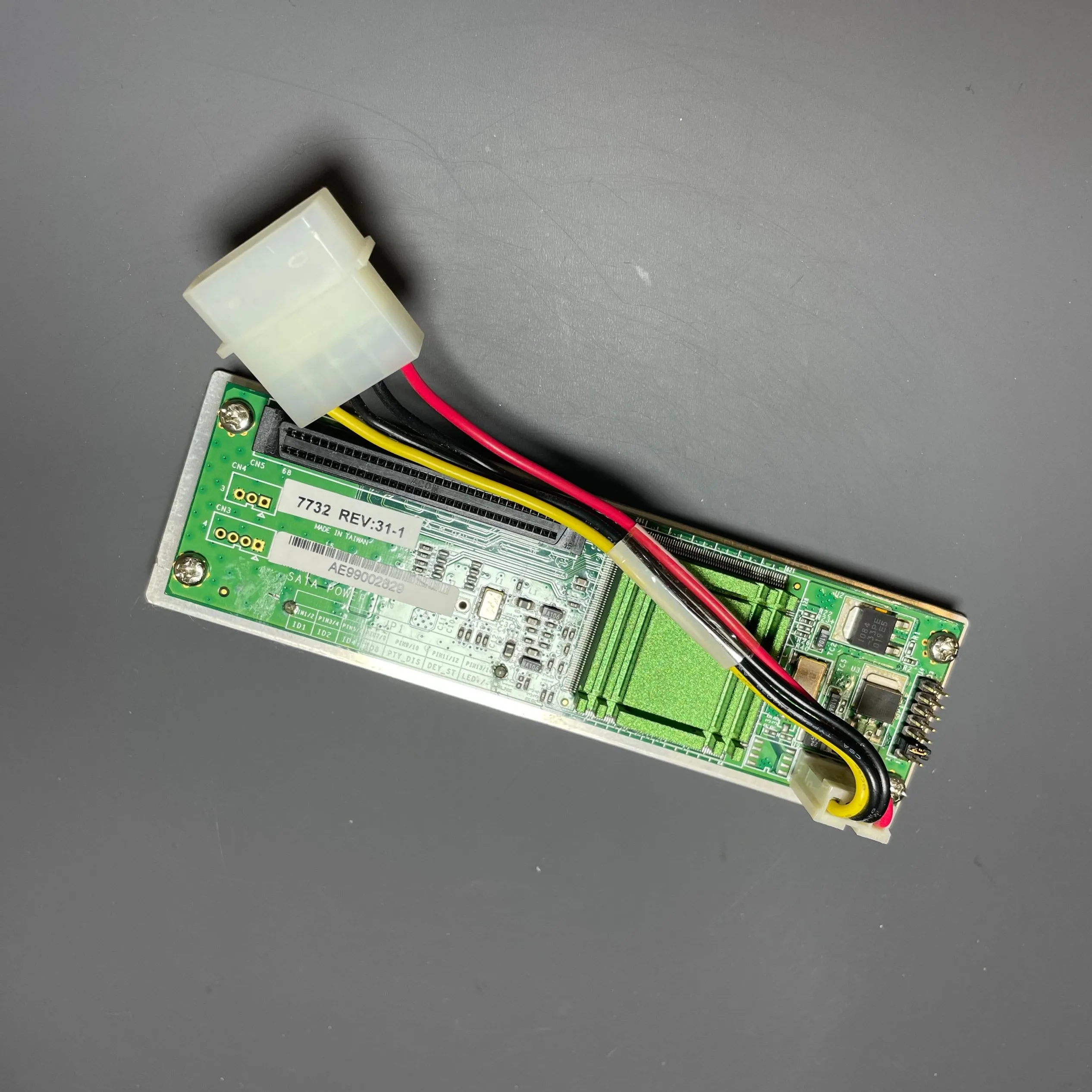 

Адаптер ACARD AEC-7732 SCSI-SATA, 68-контактный SCSI-последовательный кабель