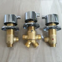 ชุดวาล์วผสมน้ำร้อนน้ำเย็นสำหรับอ่างอาบน้ำทองเหลืองแท้ชุบโครเมียม 3 ชิ้น พร้อมก๊อกน้ำและฝักบัว 1