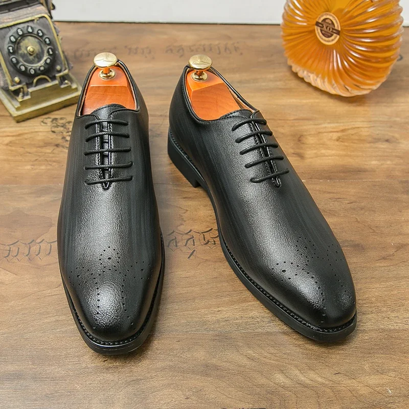 Men New Trendy Block Pointed Leather Shoes Versatile Casual Classic Shoes Rubbing Stripes European Style Sizes 38-47 Men Shoes