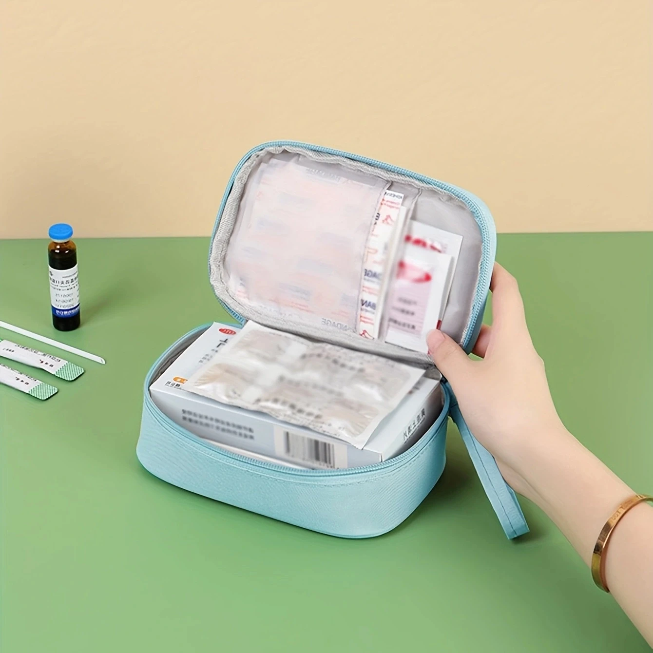 1pc Portable Medicine Bag  First Aid Kit Medical Organizer Outdoor Travel Pouch, Emergency Medical Supplies Storage Case