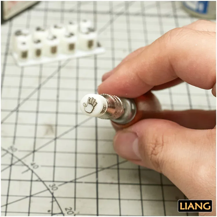 LIANG-0404 Handprint Making of Scene Accessories Tools 1/72 1/35 1/32 1/24 Send the handle