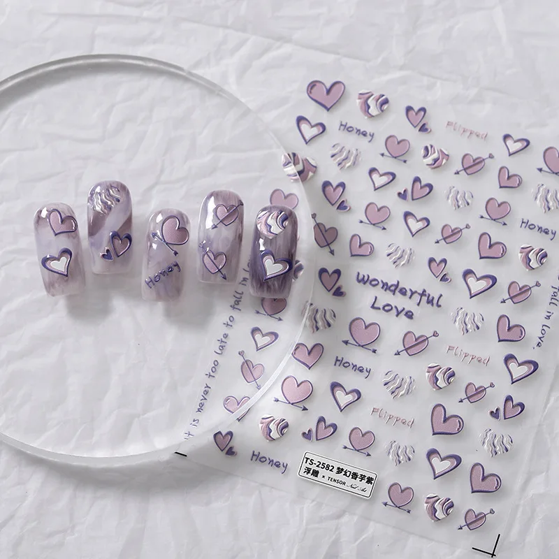 1 Foglio 5D Realistico Sollievo Fantasia Taro Viola Meraviglioso Cuore D'Amore Miele Adesivo Nail Art Adesivi Decalcomanie Ornamenti Per Manicure