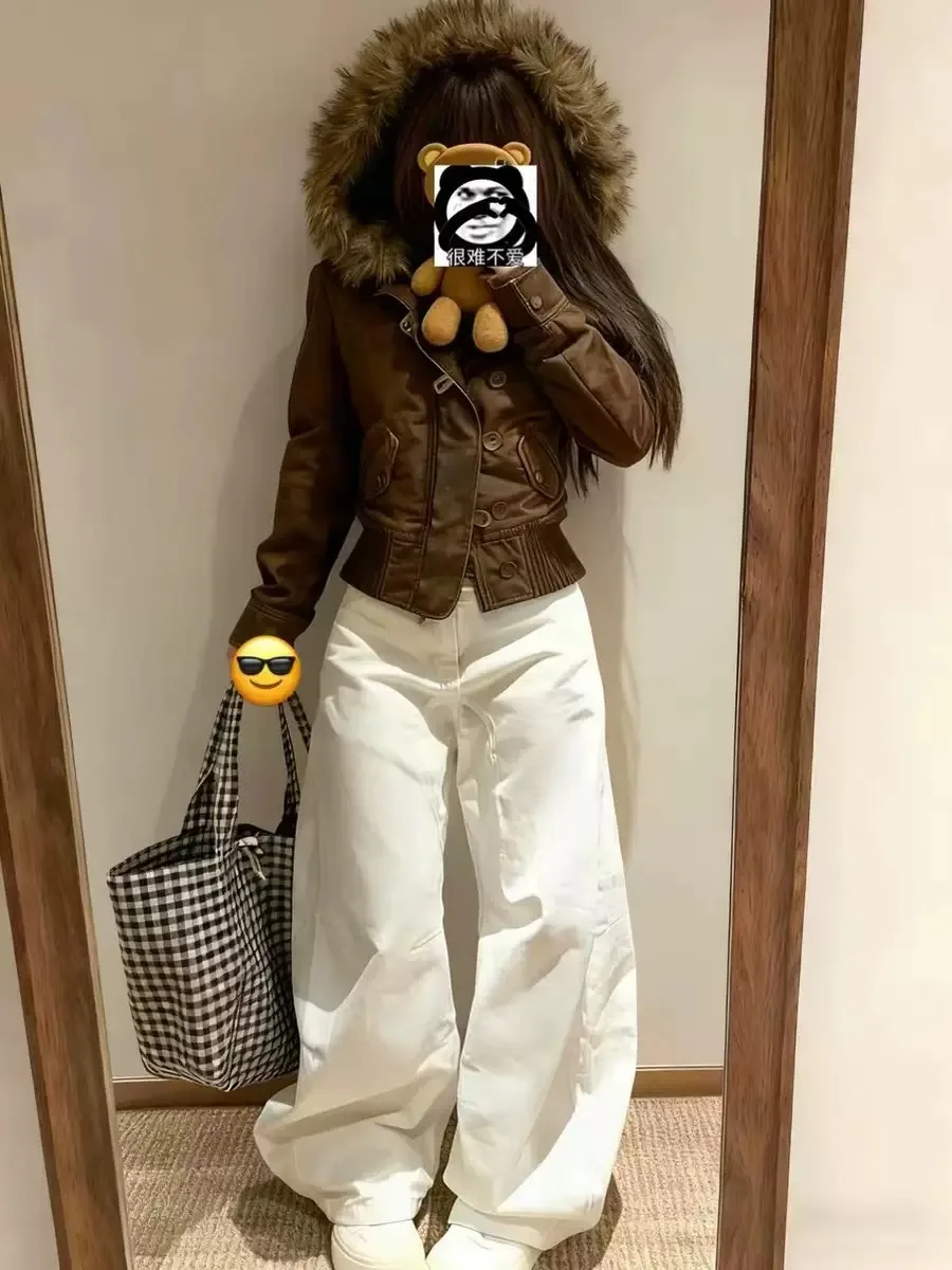 Close‑up of Fur Collar